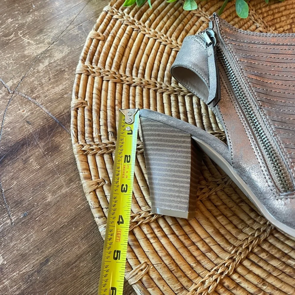 Chinese Laundry Metallic Copper Tone Peep Toe Block Heels - Picture 12 of 14